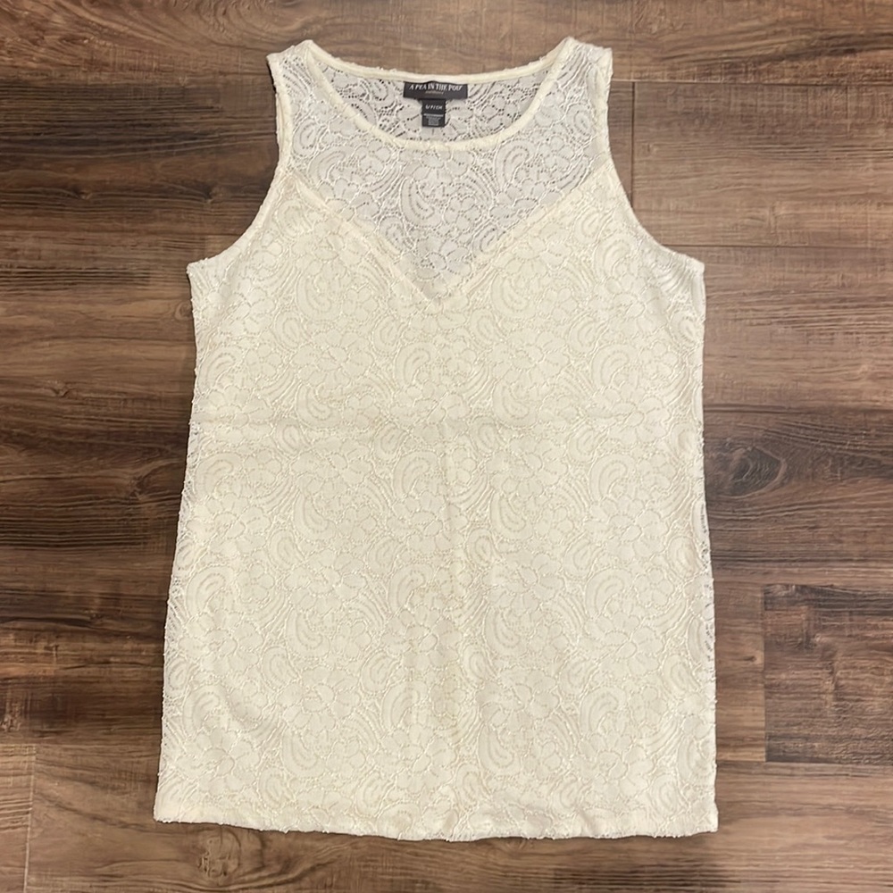 A Pea in the Pod Lace sleeveless Maternity top